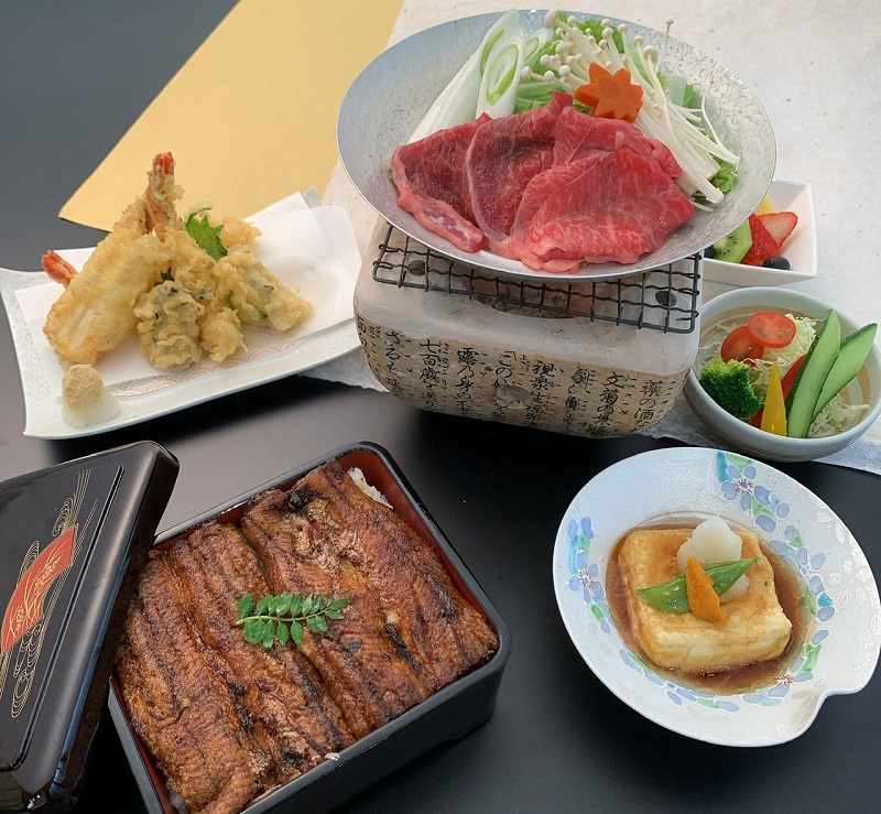 和牛のすきやきと鰻重の贅沢フルコース